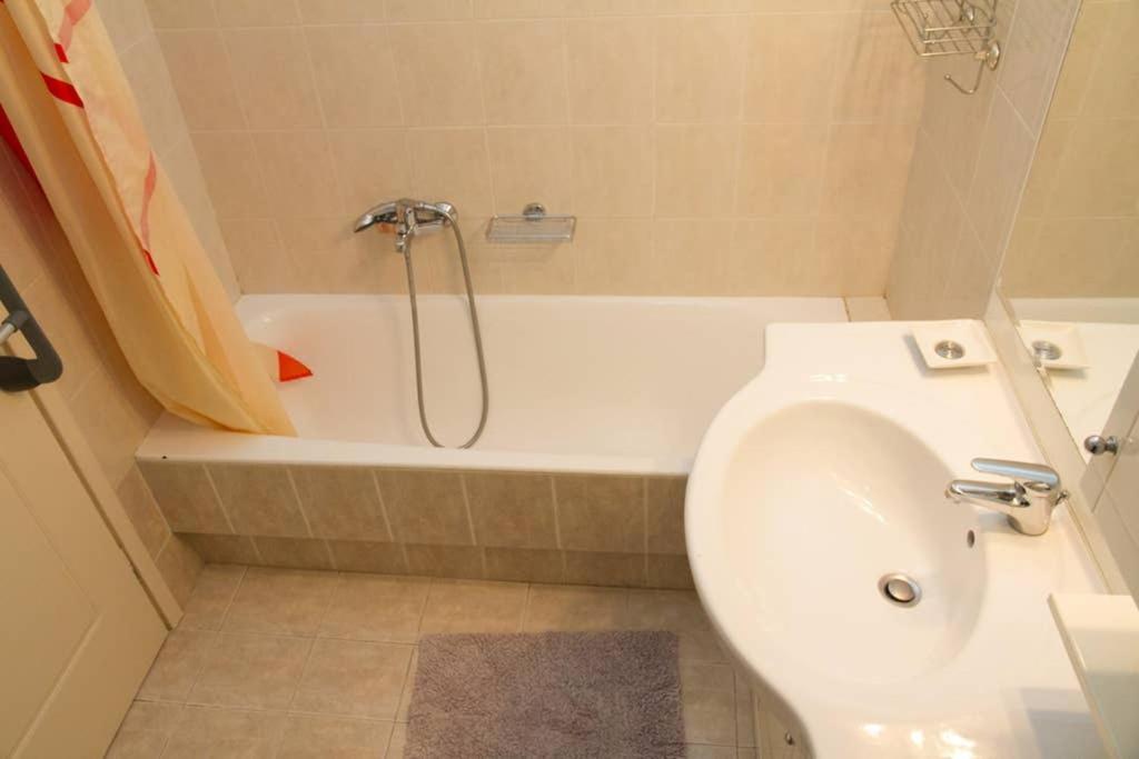 Spacious Family Flat Near Parthenon Free Parking Athens Exterior photo