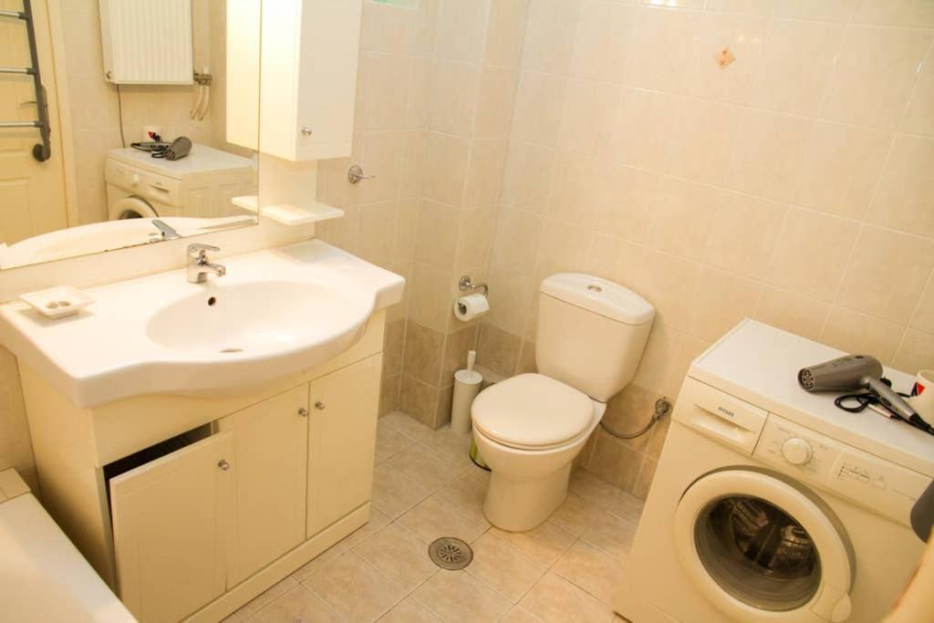 Spacious Family Flat Near Parthenon Free Parking Athens Exterior photo